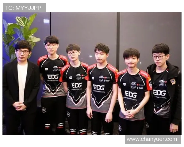 电竞比分与和平精英战术EDG转换体系的深度解析与应用探讨 电竞比分与和平精英战术EDG转换体系的深度解析与应用探讨